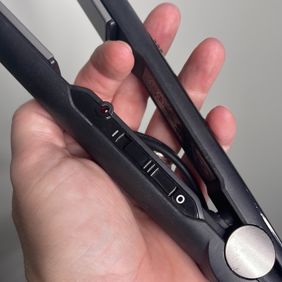 BabYliss 1" Straightening Flat Iron! - Picture 6 of 10